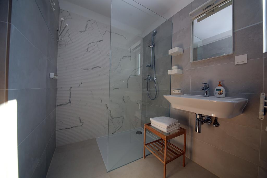 Drance 16 Apartments เซลเซ ภายนอก รูปภาพ