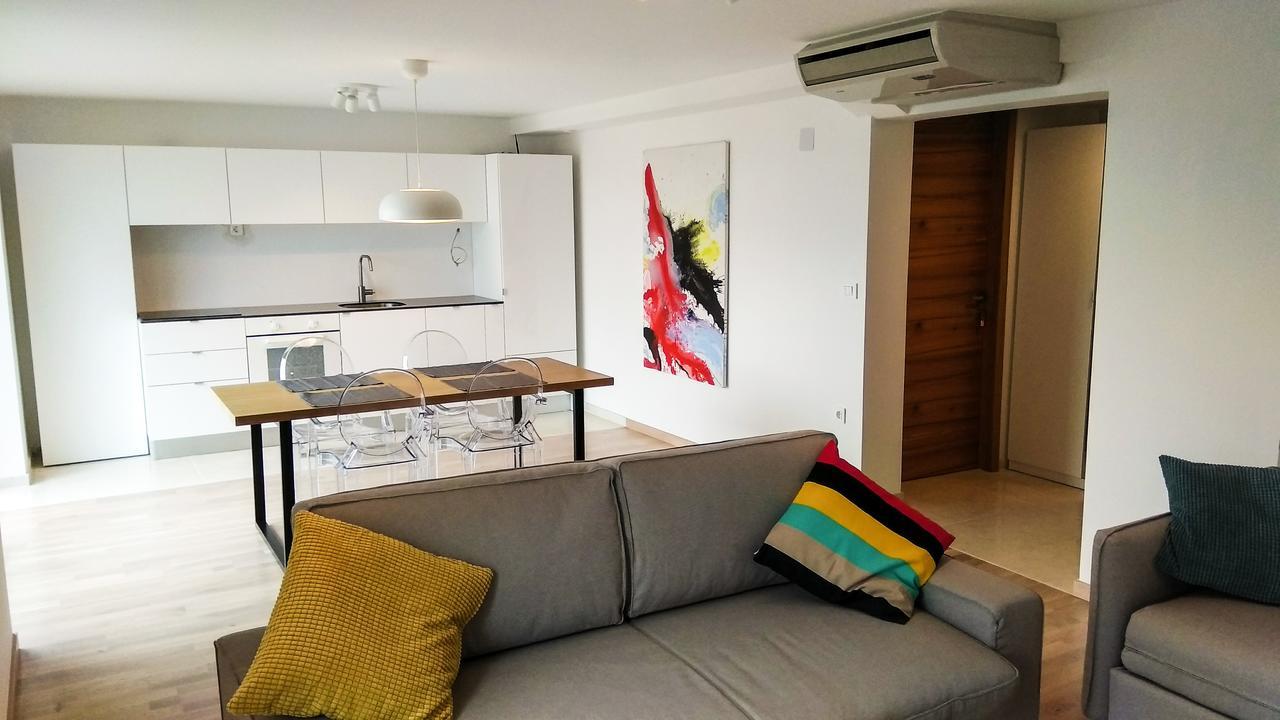 Drance 16 Apartments เซลเซ ภายนอก รูปภาพ
